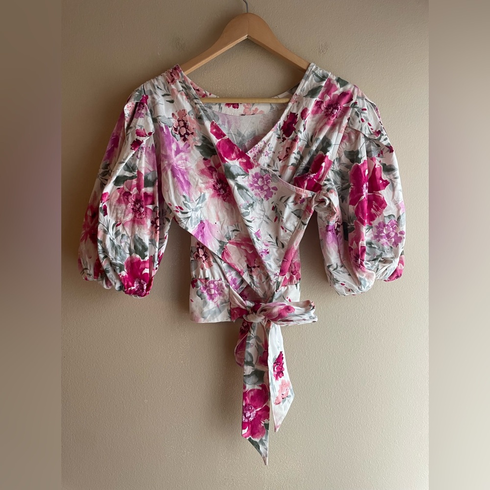 Express Puff Sleeve Floral Tie Back Top Size Small - Picture 11 of 15